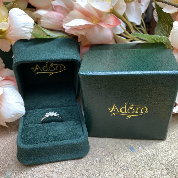 vinatge floral engagement ring boxed