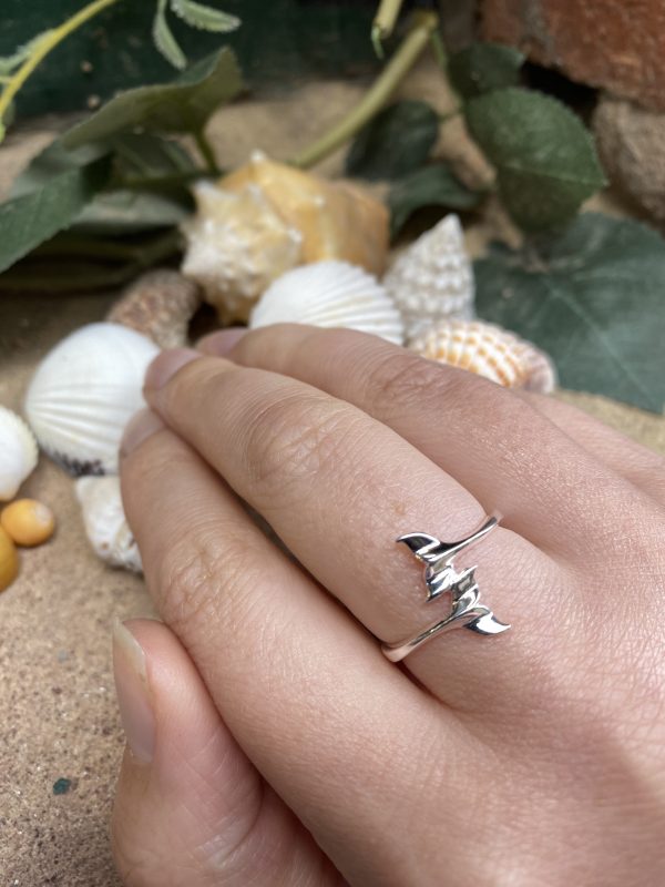 Whale Tail Ring on LJ