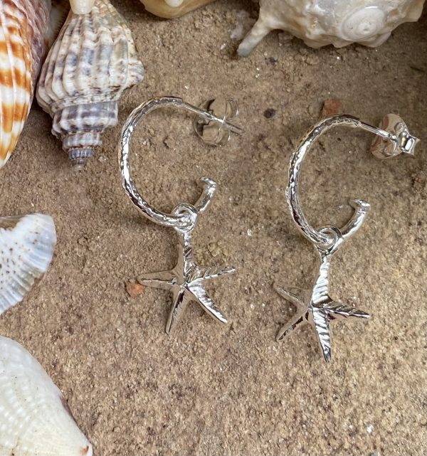 silver starfish earrings close